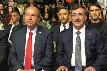 kktc-basbakani-ustel-bu-topraklarda-dalgalanan-bayrakta-tmtnin-ruhu-ve-turkiyenin-destegi-vardir