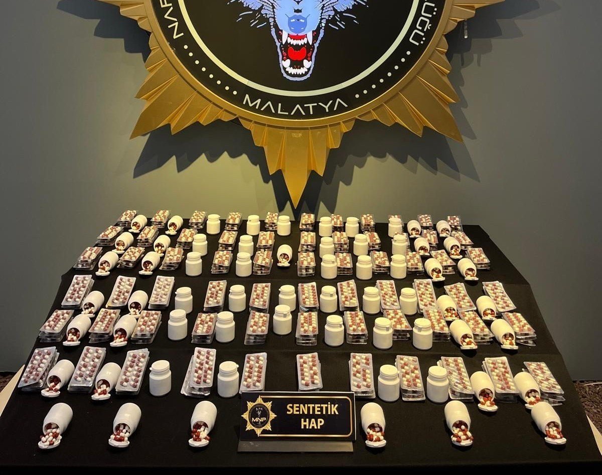 malatyada-7-bin-881-adet-uyusturucu-hap-ele-gecirildi-2-kisi-tutuklandi