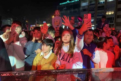 manisada-ertelenen-aleyna-tilki-coskuyla-gerceklesti