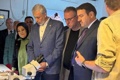 milletvekili-demir-ve-vali-isindan-tavsanli-hoyuk-kazi-alaninda-inceleme