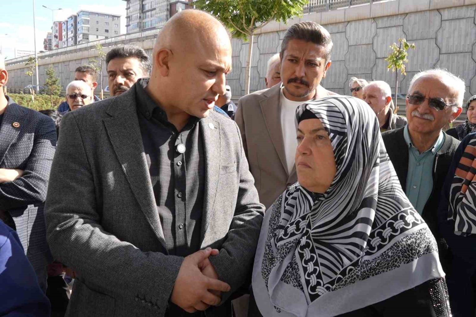 oglunun-orucluyken-sehit-dustugunu-soyleyen-anneden-duygulandiran-istek