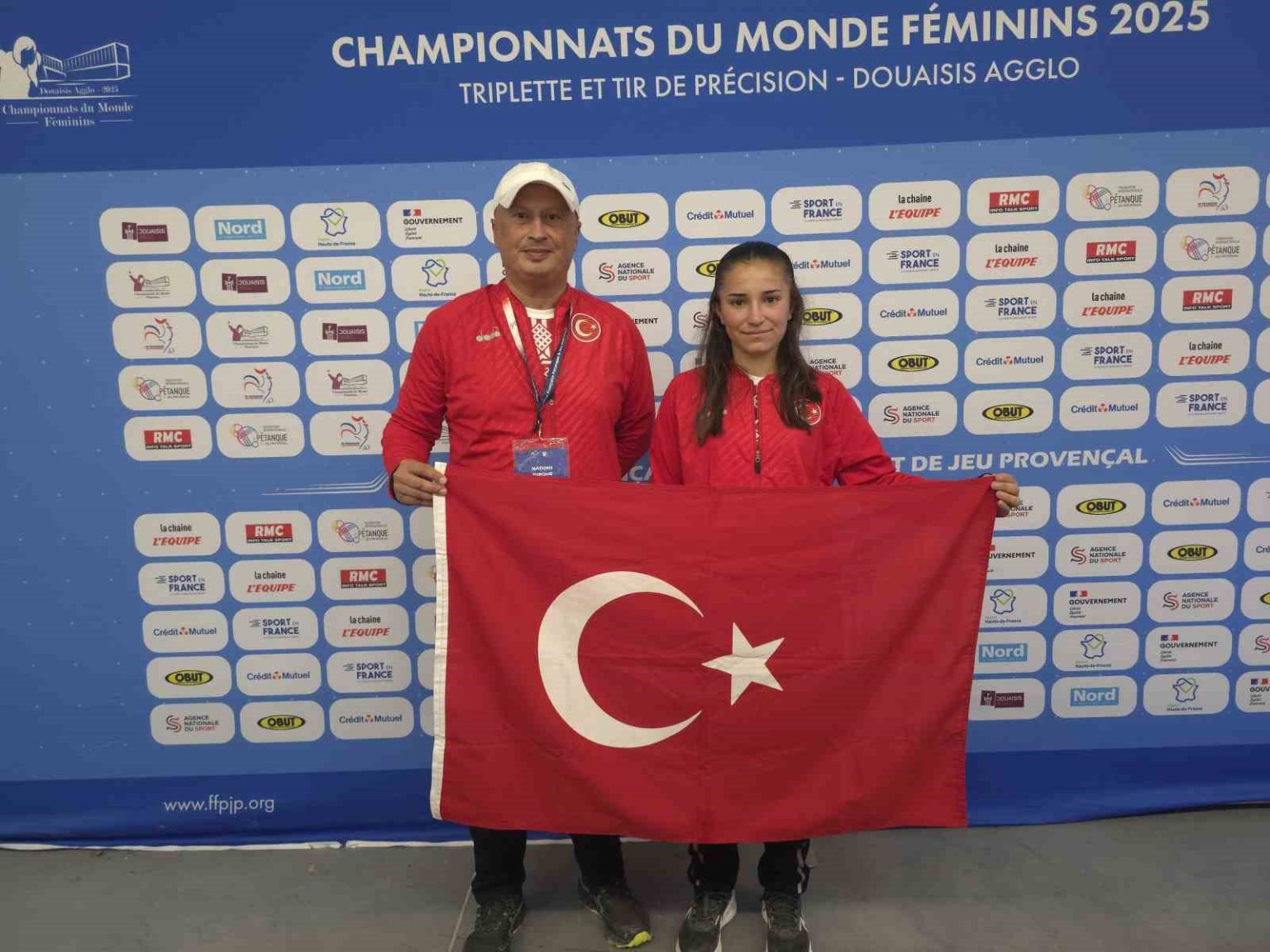 samsunsporlu-yagmur-dunya-3-su-oldu