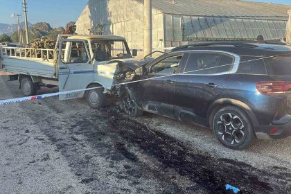 serikte-otomobil-ile-kamyonet-carpisti-3-yarali