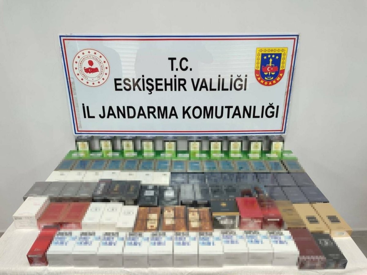 toplam-degeri-550-bin-tl-olan-164-adet-kacak-parfum-ele-gecirildi