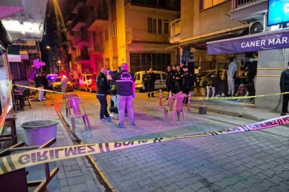 zorla-araca-bindirmek-istedikleri-genci-silahla-yaraladilar