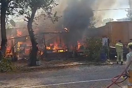 antalyada-terk-edilmis-baraka-alev-topuna-dondu