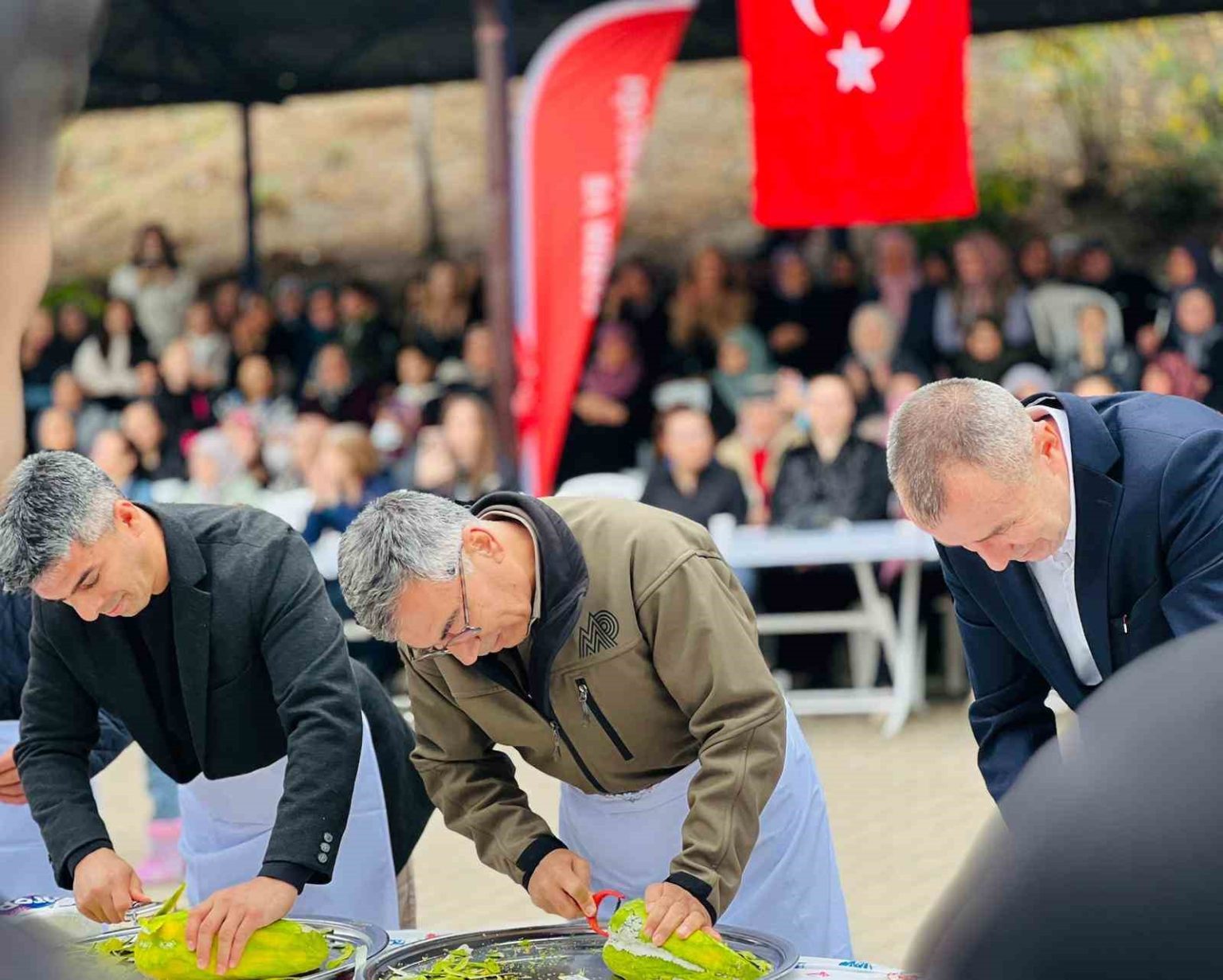 bilecikte-gerceklestirilen-kabak-soyma-yarismasinda-renkli-sahneler-yasandi