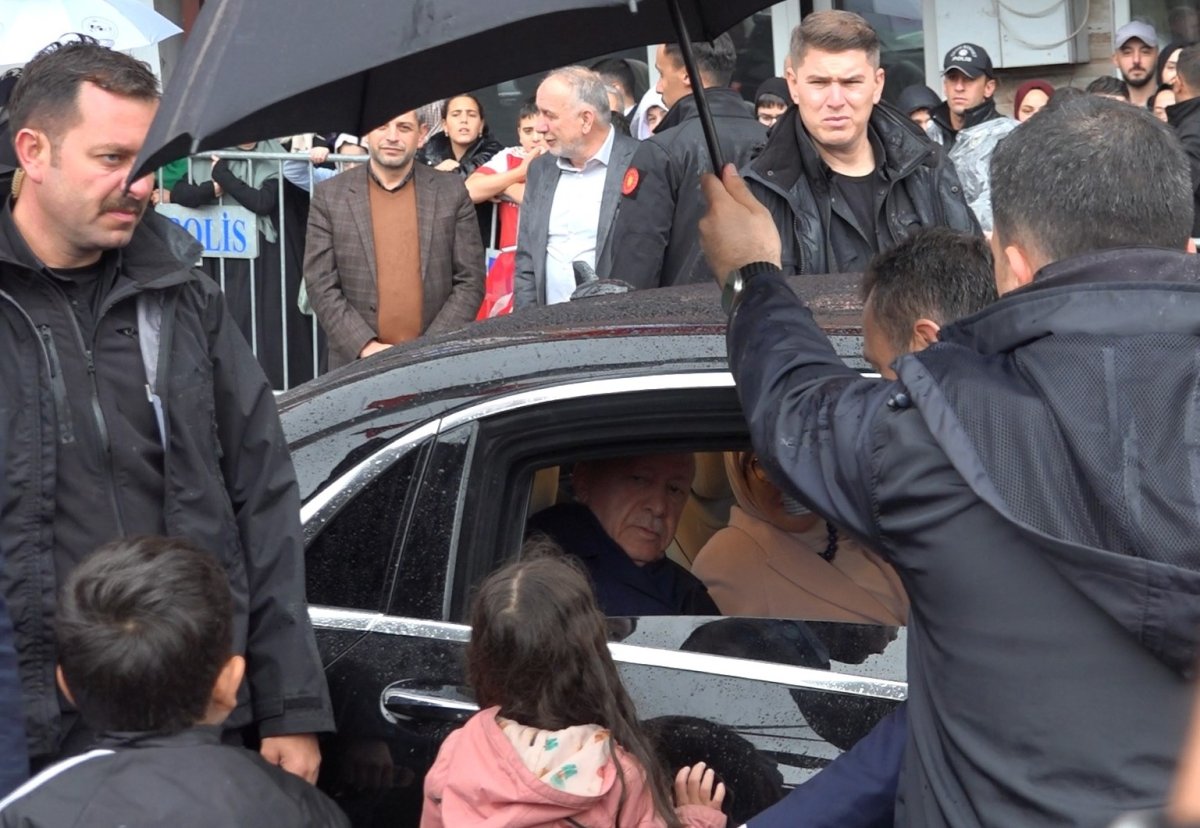 cumhurbaskani-erdogan-rizeden-ayrildi