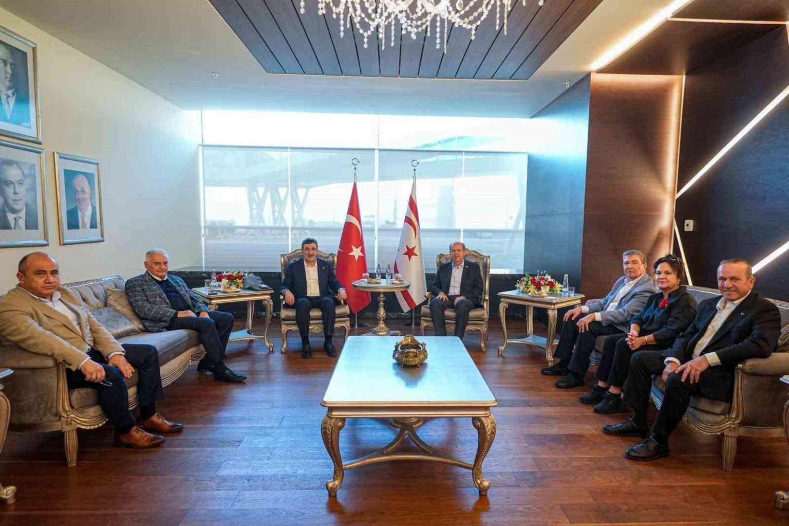 cumhurbaskani-yardimcisi-yilmaz-kktcdeki-temaslarini-tamamladi