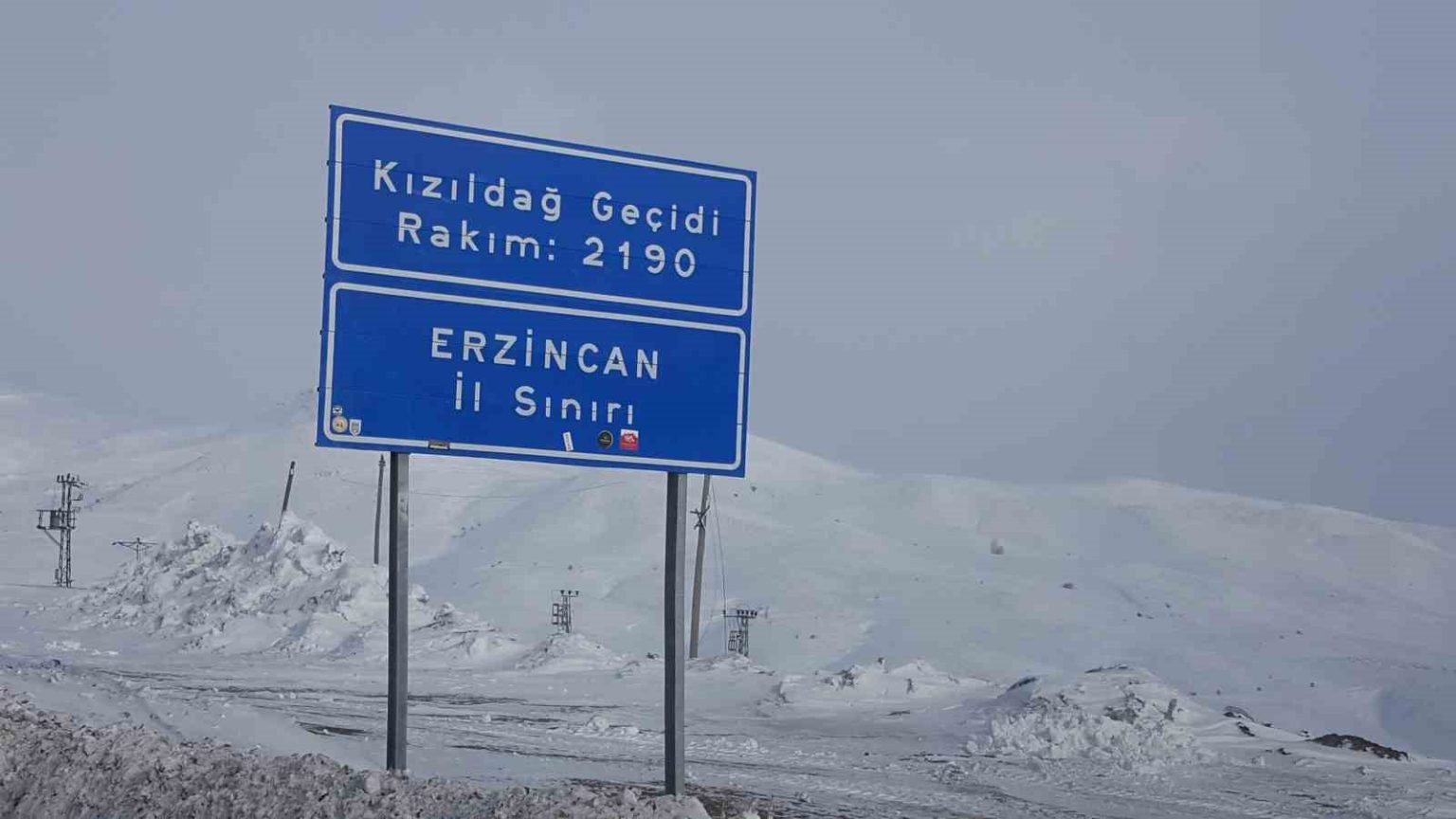 erzincanin-yuksek-kesimlerinde-kar-yagisi-etkili-oldu