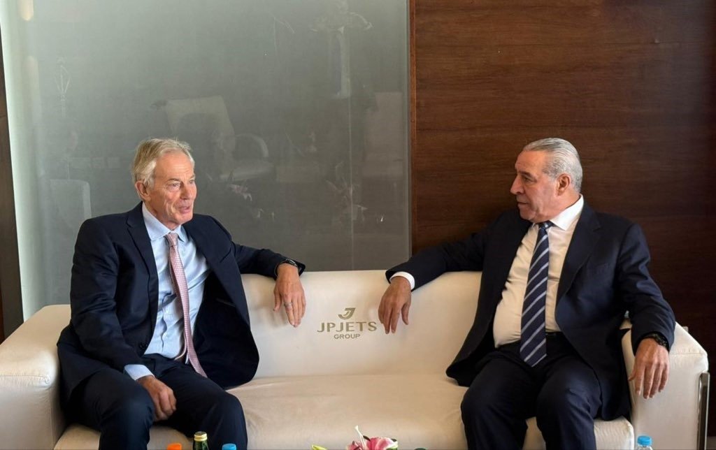 filistin-devlet-baskani-yardimcisi-al-sheikh-ingilterenin-eski-basbakani-blair-ile-bir-araya-geldi