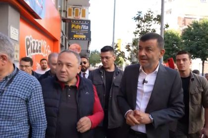 istiklal-caddesini-ziyarete-giden-baskan-cavusoglu-esnafin-tepkisiyle-karsilasti