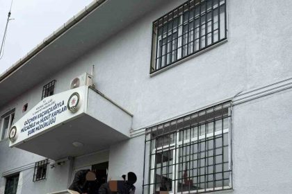 kacak-gocmenleri-tasiyan-organizatorler-yakalandi-3-tutuklama