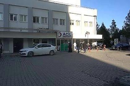 kurtalanda-kontrolden-cikan-motosiklet-devrildi-2-kisi-yaralandi