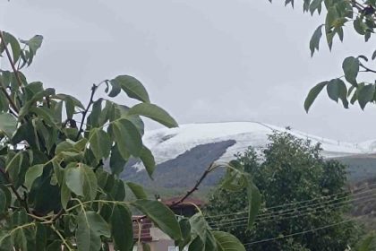 ladik-akdaga-mevsimin-ilk-kari-dustu