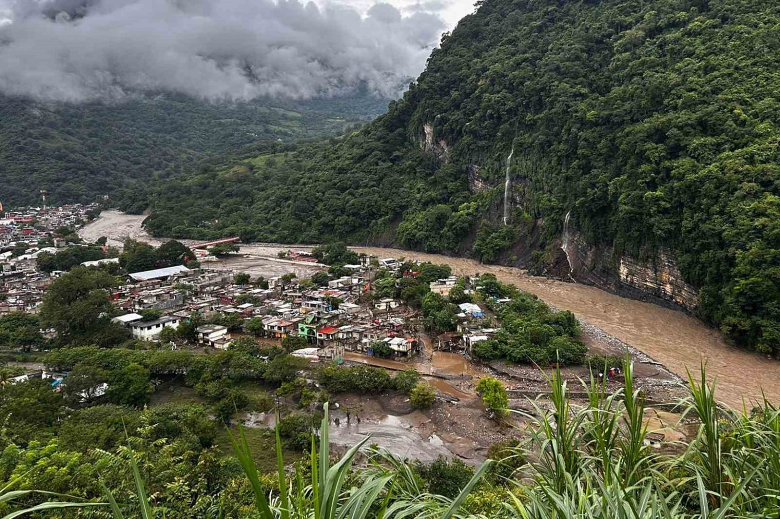 meksikadaki-sel-felaketinde-can-kaybi-44e-yukseldi