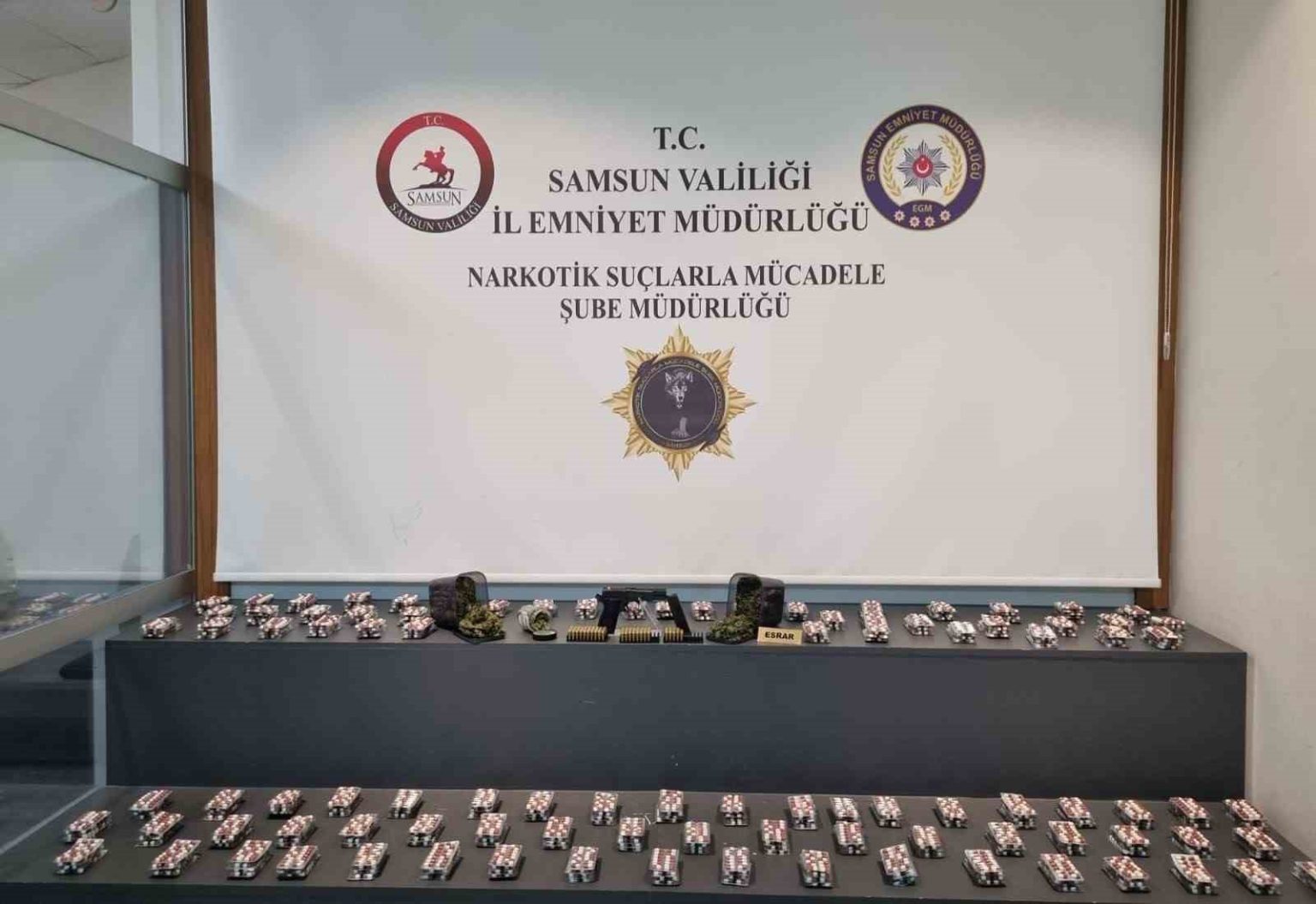 samsunda-narkotik-operasyonu-5-bin-516-sentetik-ecza-ele-gecirildi