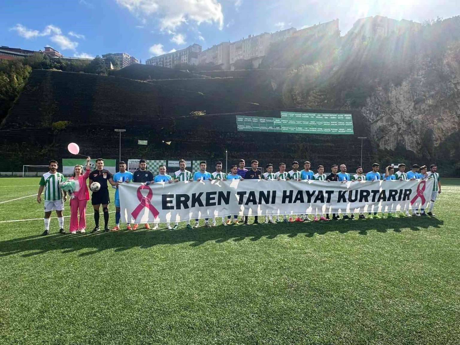 statta-sezon-maci-oncesi-kanseri-yenen-nilda-kadam-icin-balonlar-gokyuzune-birakildi