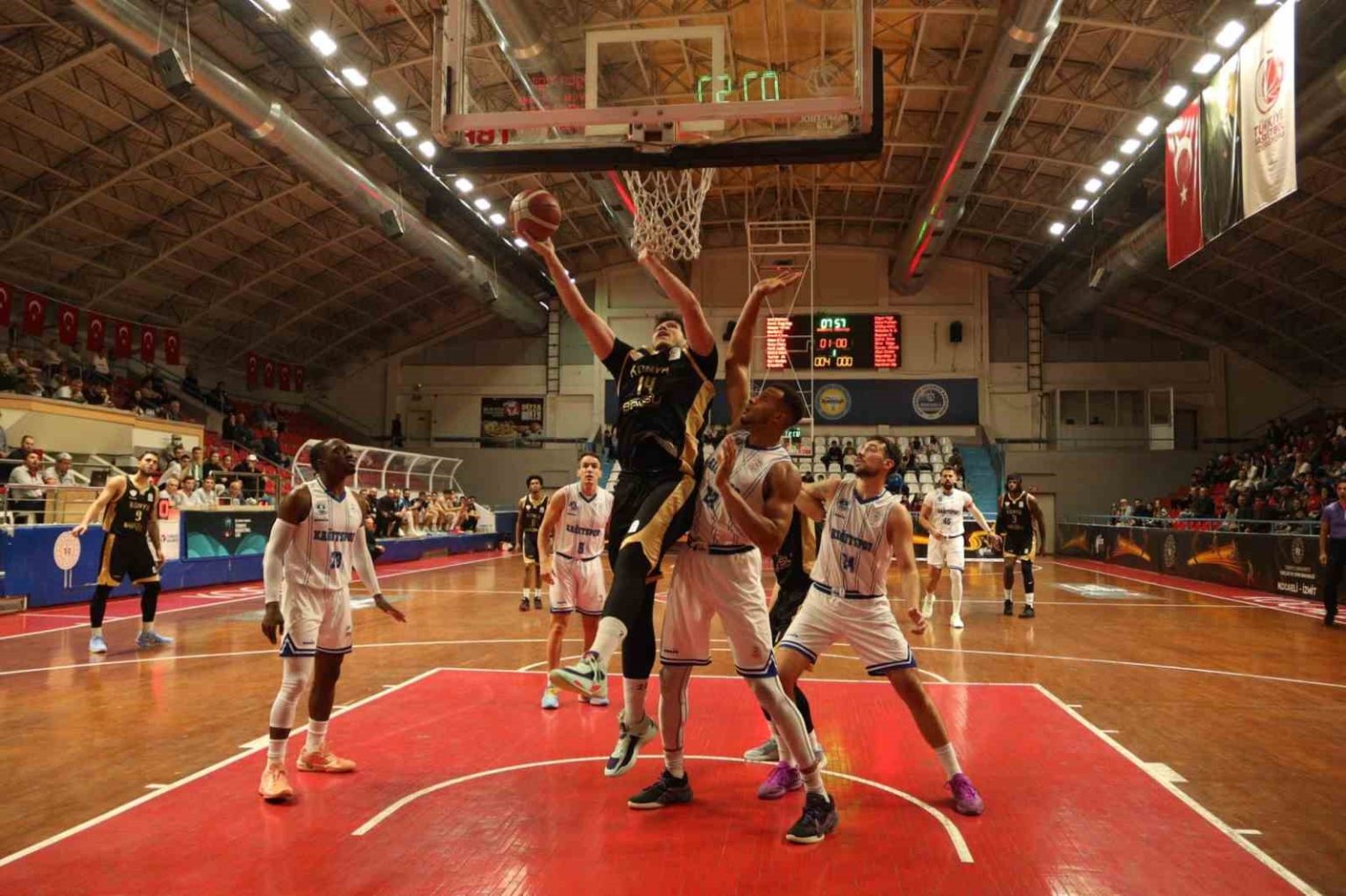 turkiye-basketbol-ligi-kocaeli-bsb-kagitspor-65-konya-buyuksehir-belediyesi-75