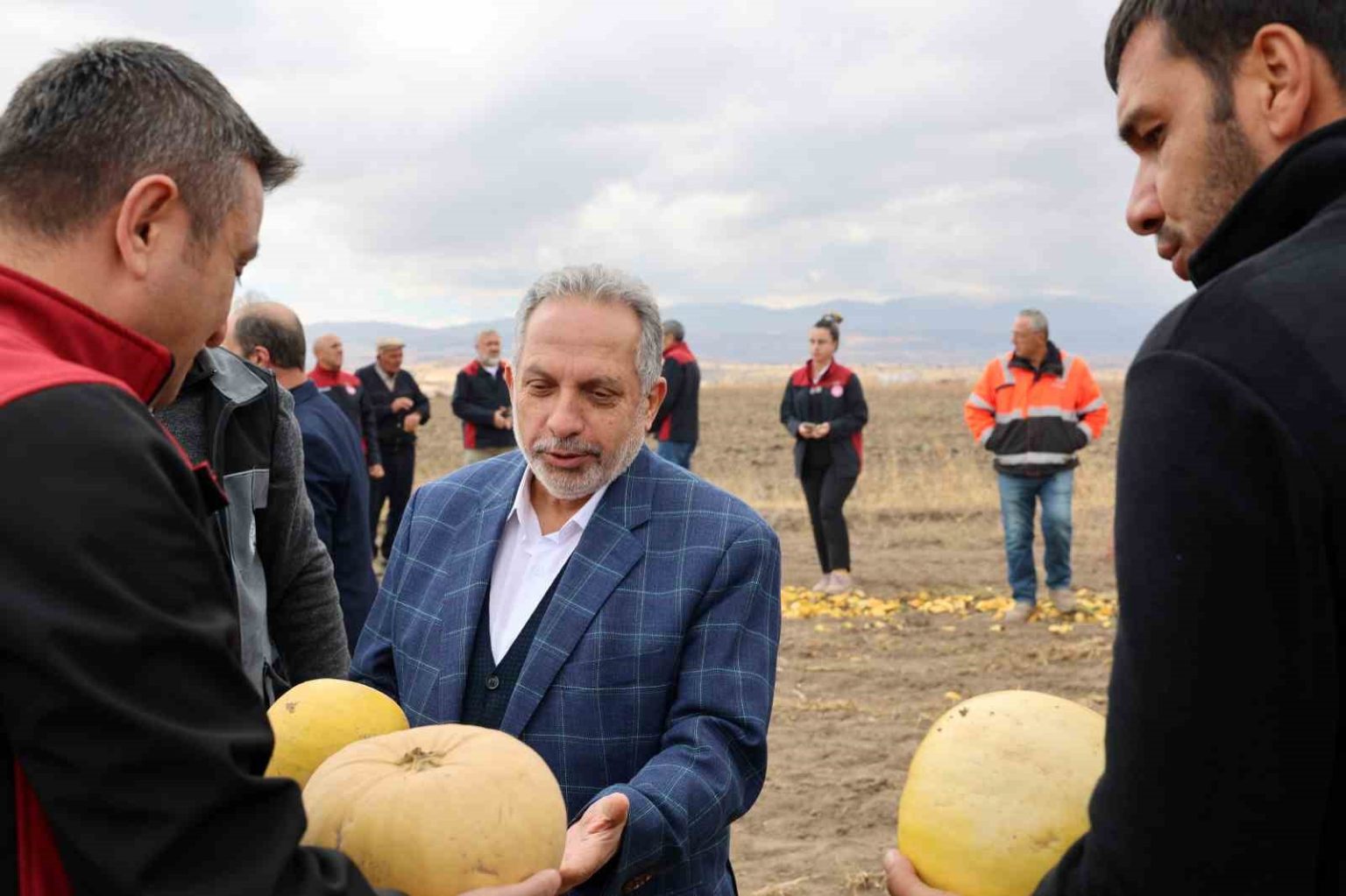 turkiye-birincisi-olan-talasli-ciftcilere-baskan-yalcindan-tebrik