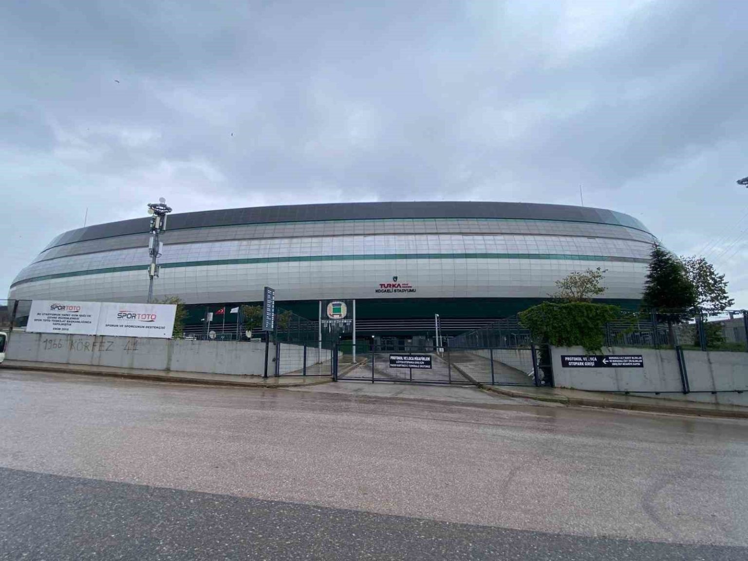 a-milli-futbol-takim-17-yil-sonra-kocaelide