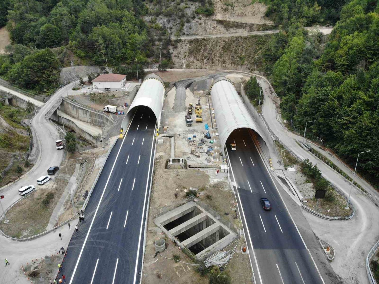 anadolu-otoyolu-bolu-dagi-gecisinde-istanbul-yonu-5-saat-trafige-kapatilacak
