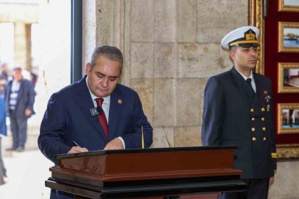 ankaranin-baskent-olusunun-102nci-yilinda-binlerce-keciorenli-anitkabiri-ziyaret-etti