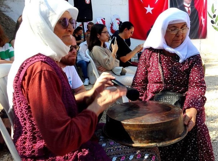 asirlik-gelenek-kadinlarin-ellerinde-yeniden-hayat-buluyor