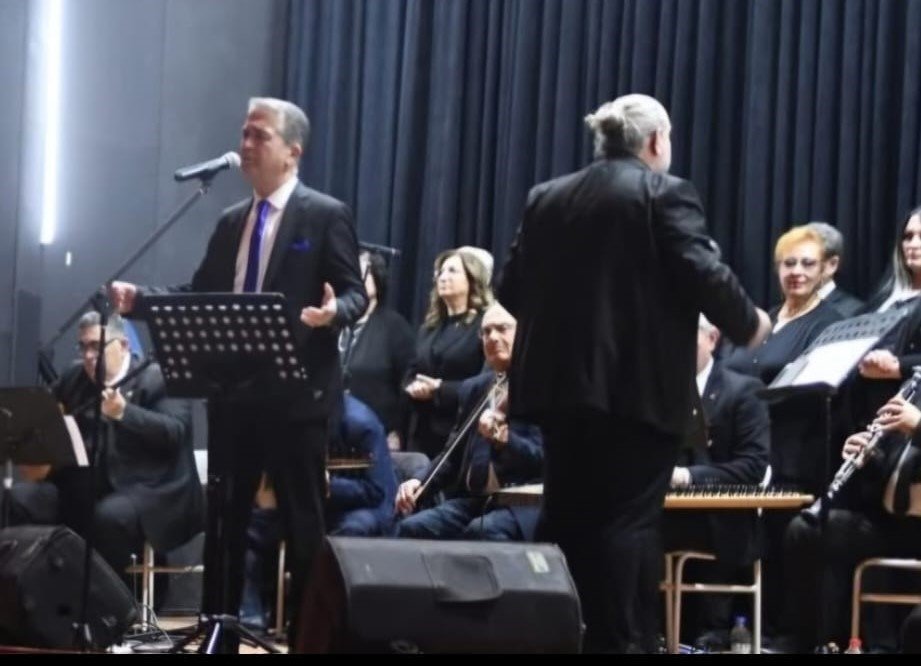 aydinda-yillarca-valilerin-makam-soforlugunu-yapan-danyal-sesiyle-dinleyenleri-mest-ediyor