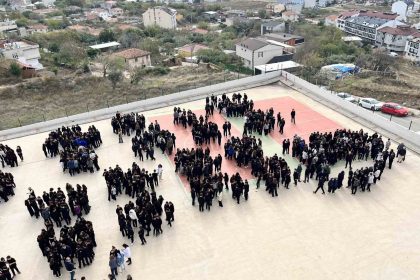 bandirmada-ogrenciler-afet-tatbikatinda-bulustu