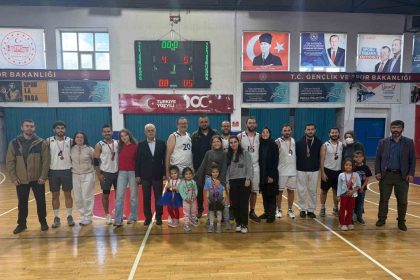 basketbolda-universitesi-sampiyon-oldu