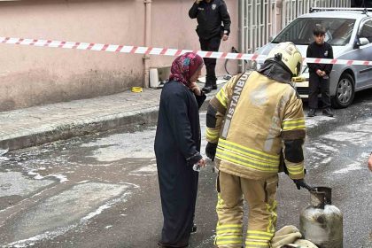 beyoglunda-degistirdigi-sirada-tupun-parlamasi-ile-ev-sahibi-yaralandi