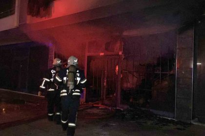 corumda-bir-is-yerine-ait-depoda-cikan-yangin-korkuttu