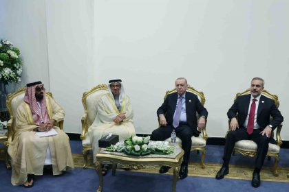 cumhurbaskani-erdogan-bae-devlet-baskan-yardimcisi-al-nahyan-ile-gorustu