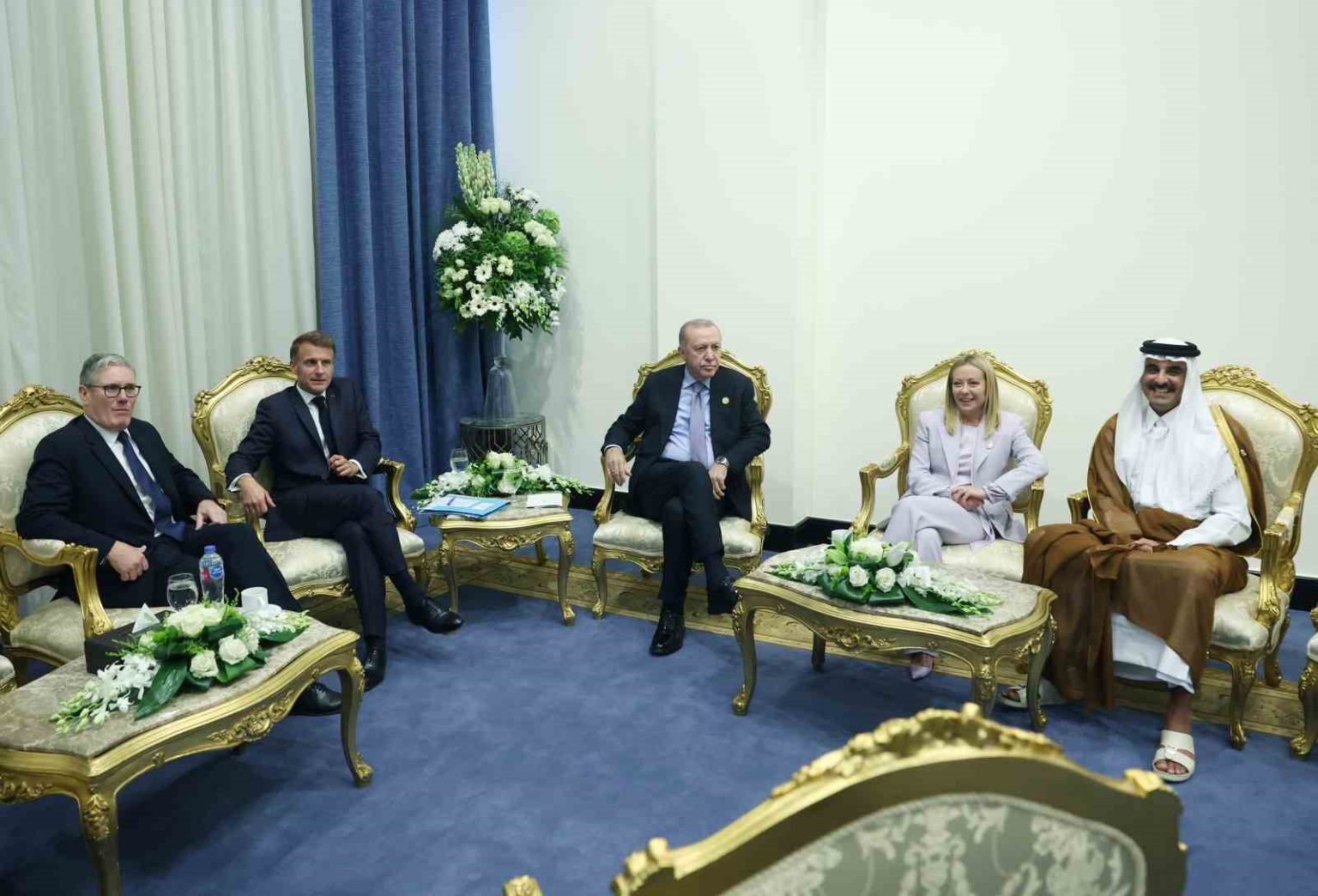 cumhurbaskani-erdogandan-italya-basbakani-meloniye-sigarayi-biraktirmam-lazim