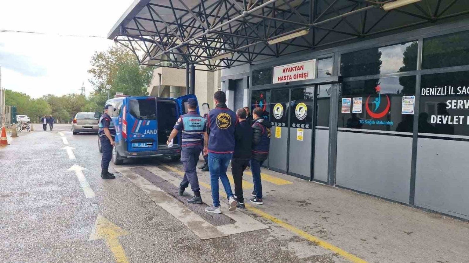 denizlide-turistleri-hedef-alan-hirsiz-yakalandi