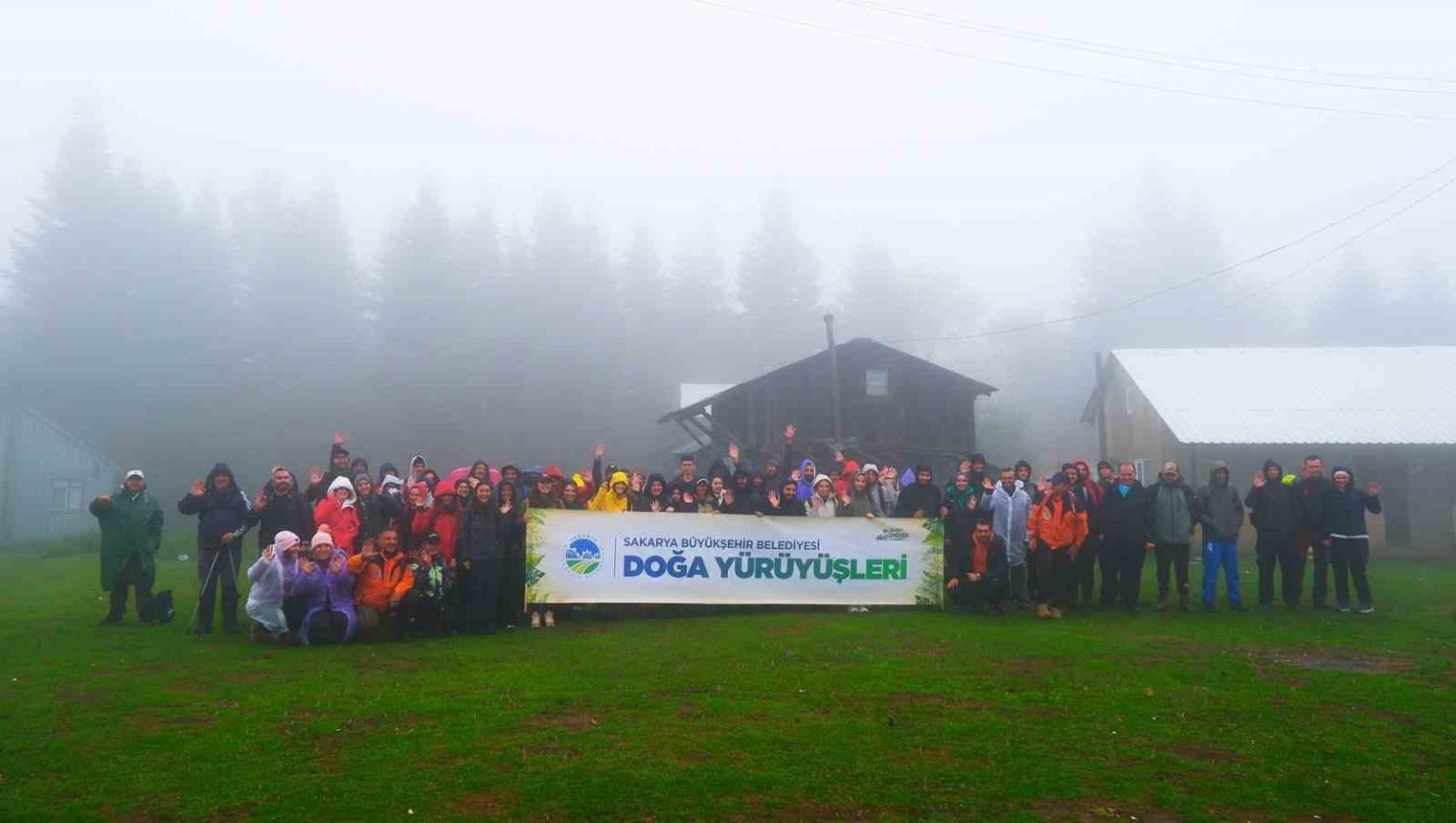dogaseverleri-buyuleyen-rota-16-kilometre-boyunca-hic-durmadilar
