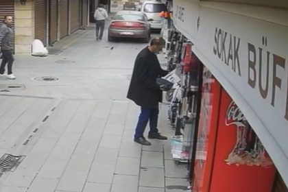 dukkanin-onundeki-fanli-isiticiyi-bakiyormus-gibi-yapip-alip-gitti