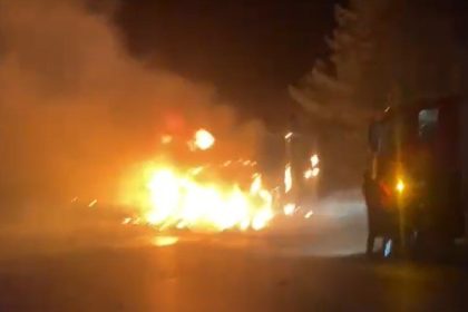 et-yuklu-tir-dorsesi-yandi