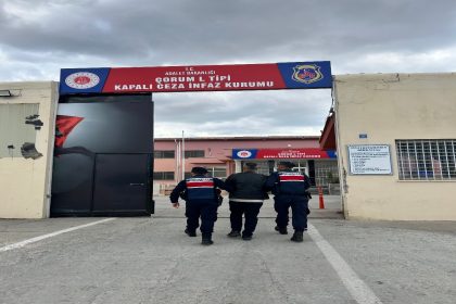 fabrika-deposunu-kundaklayan-zanli-jasattan-kacamadi