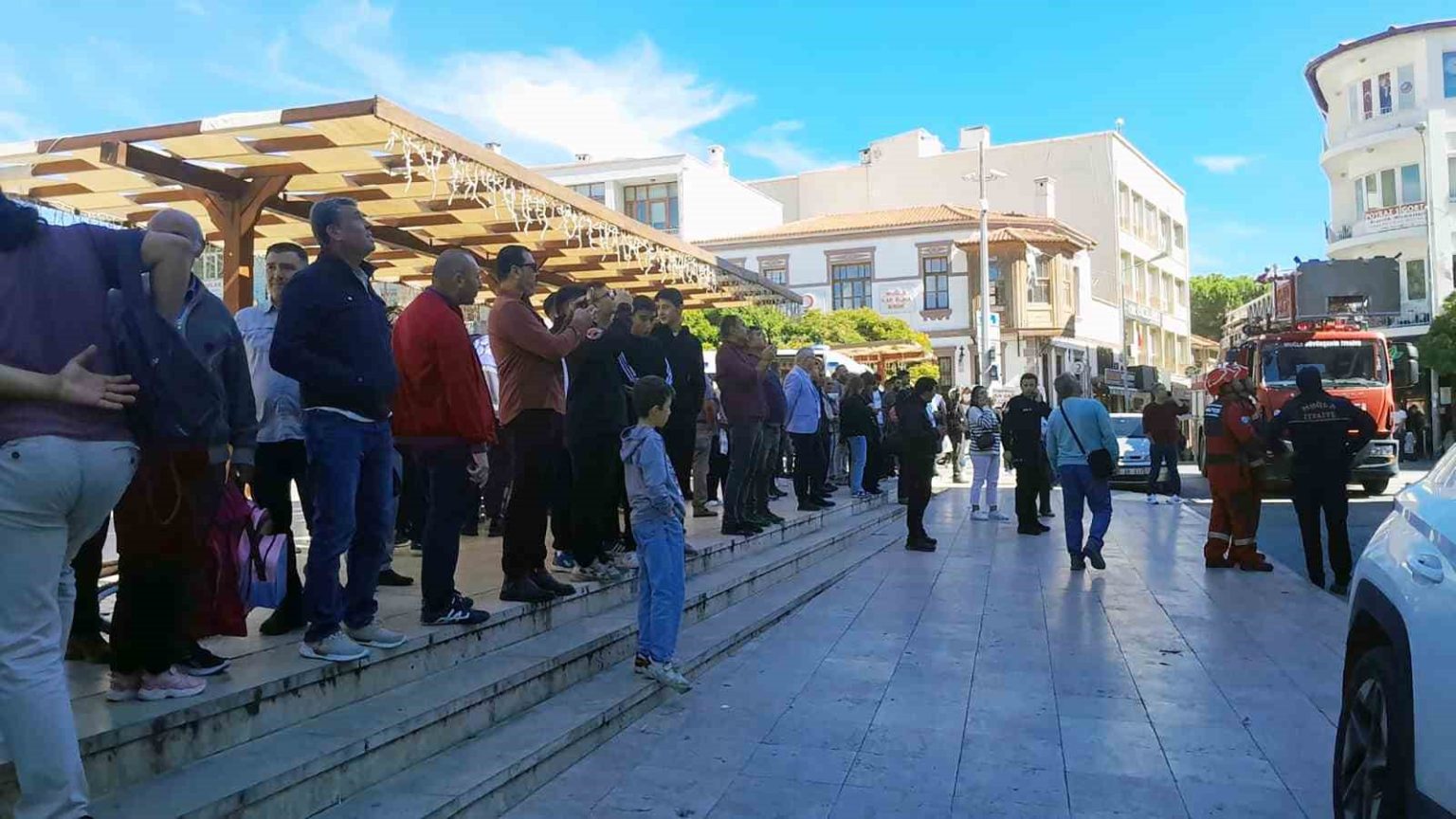 film-sahnesi-gibi-izlediler