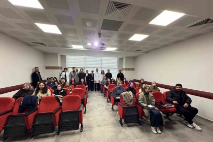 hastane-calisaninin-silahli-saldirisi-sonucu-bacagini-kaybeden-tip-ogrencisine-validen-dogum-gunu-surprizi