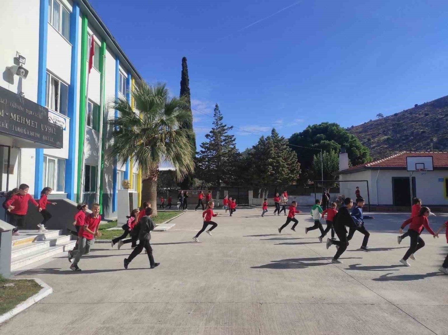 havranda-tum-okullarda-es-zamanli-tahliye-tatbikati-yapildi