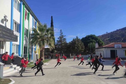 havranda-tum-okullarda-es-zamanli-tahliye-tatbikati-yapildi