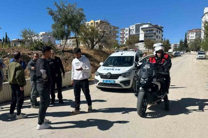 iki-grup-arasinda-bicakli-kavga-1-agir-yarali