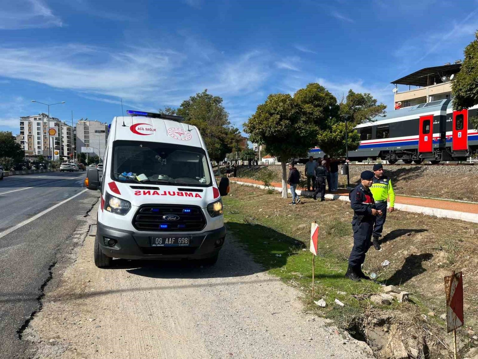 incirliovada-trenin-carptigi-yasli-kadin-agir-yaralandi