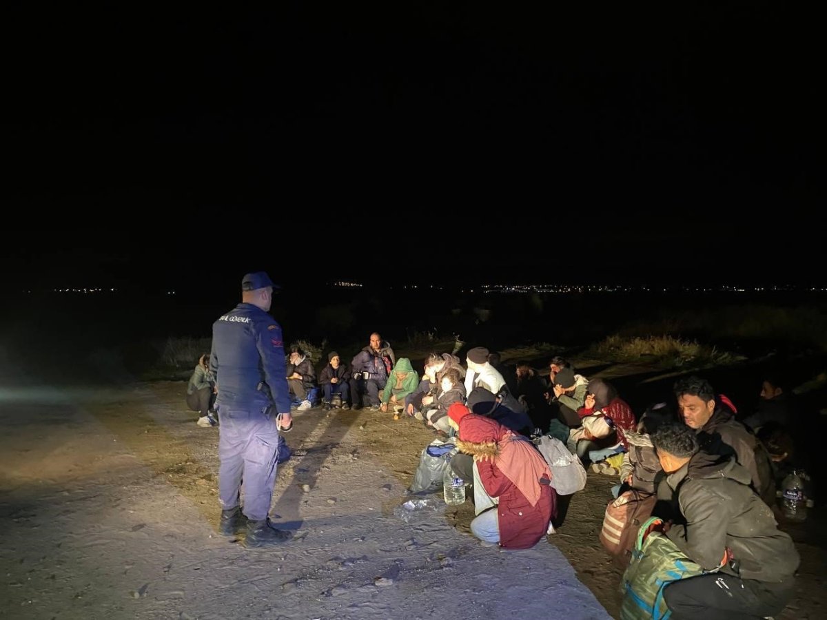 izmirde-30-duzensiz-gocmen-yakalandi