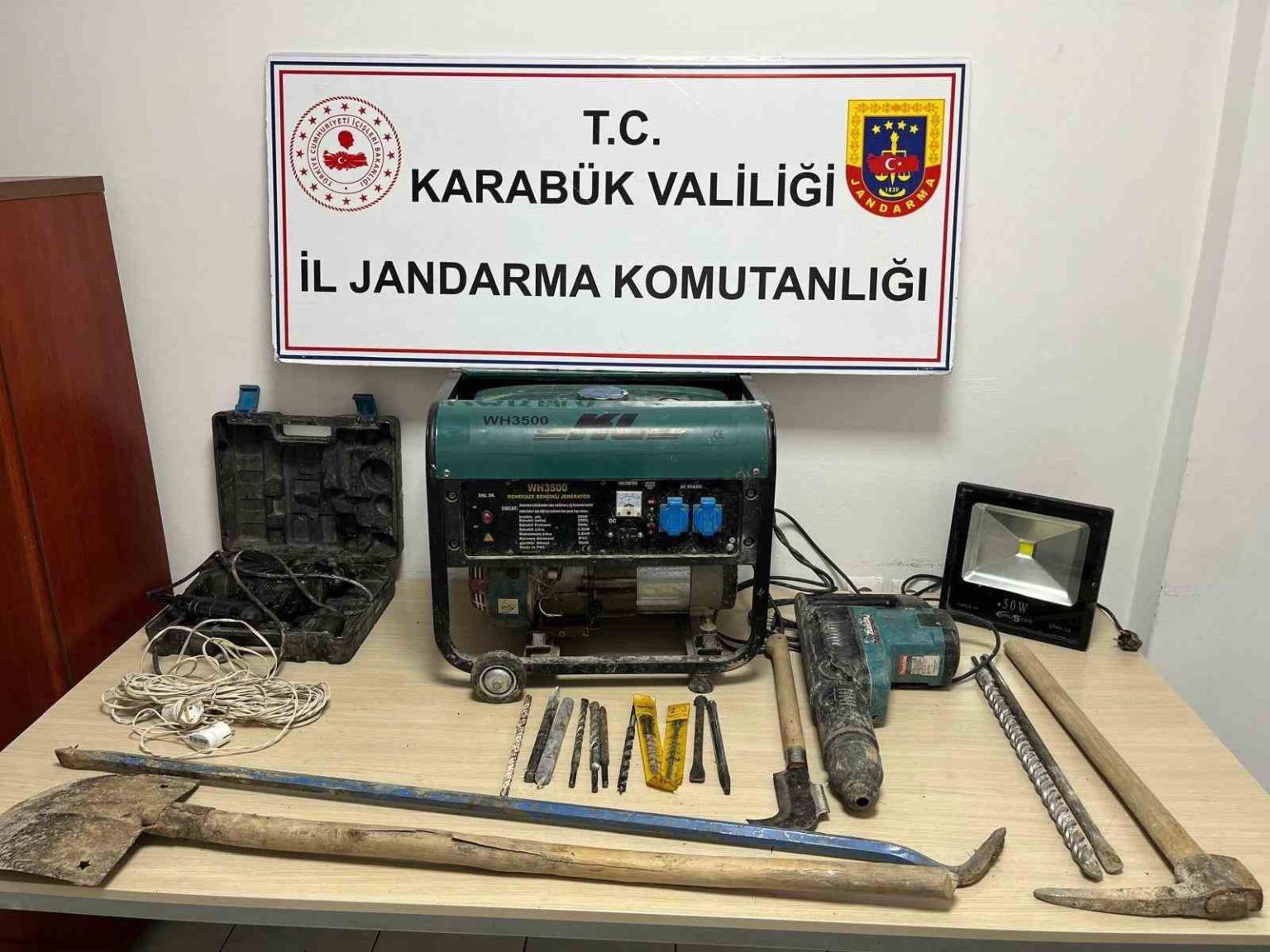 karabukte-kacak-kazi-yapan-4-kisi-sucustu-yakalandi
