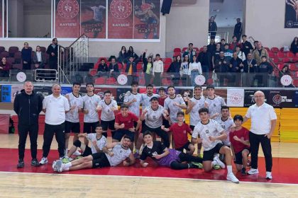 kayseri-elit-voleybol-lige-galibiyetle-basladi