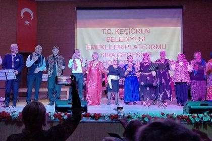 keciorende-emekliler-platformundan-sira-gecesi-coskusu